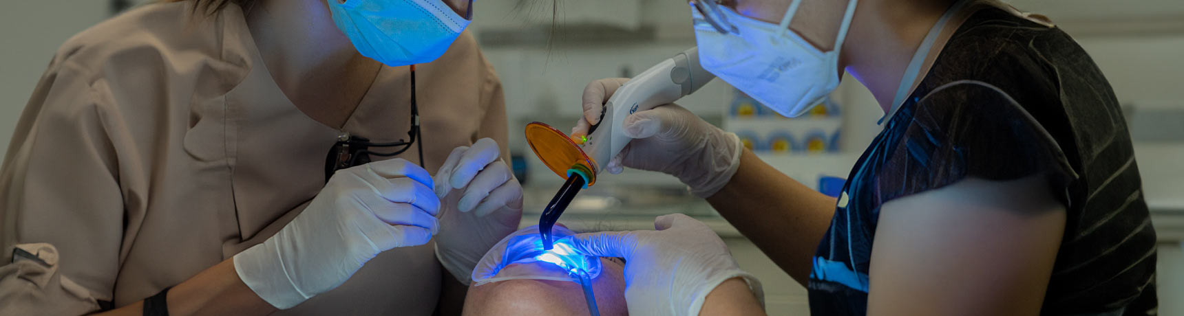 O que faz variar o preço de um branqueamento dentário no dentista?